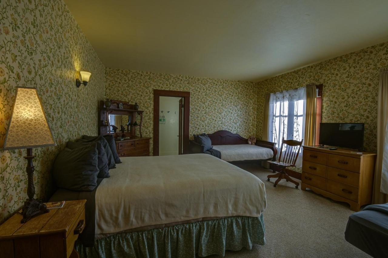 The Captains Quarters Fort Bragg Bagian luar foto