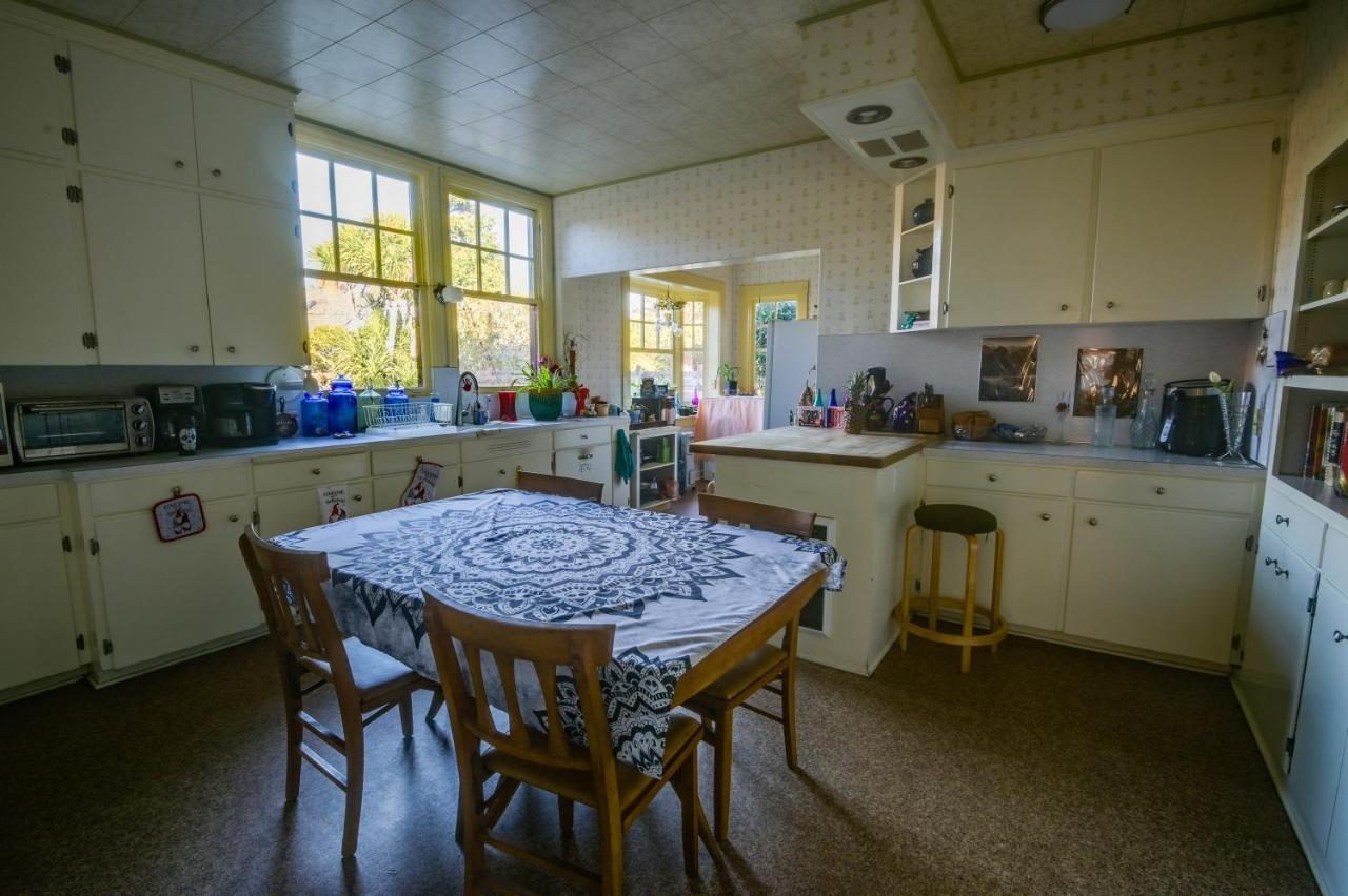 The Captains Quarters Fort Bragg Bagian luar foto