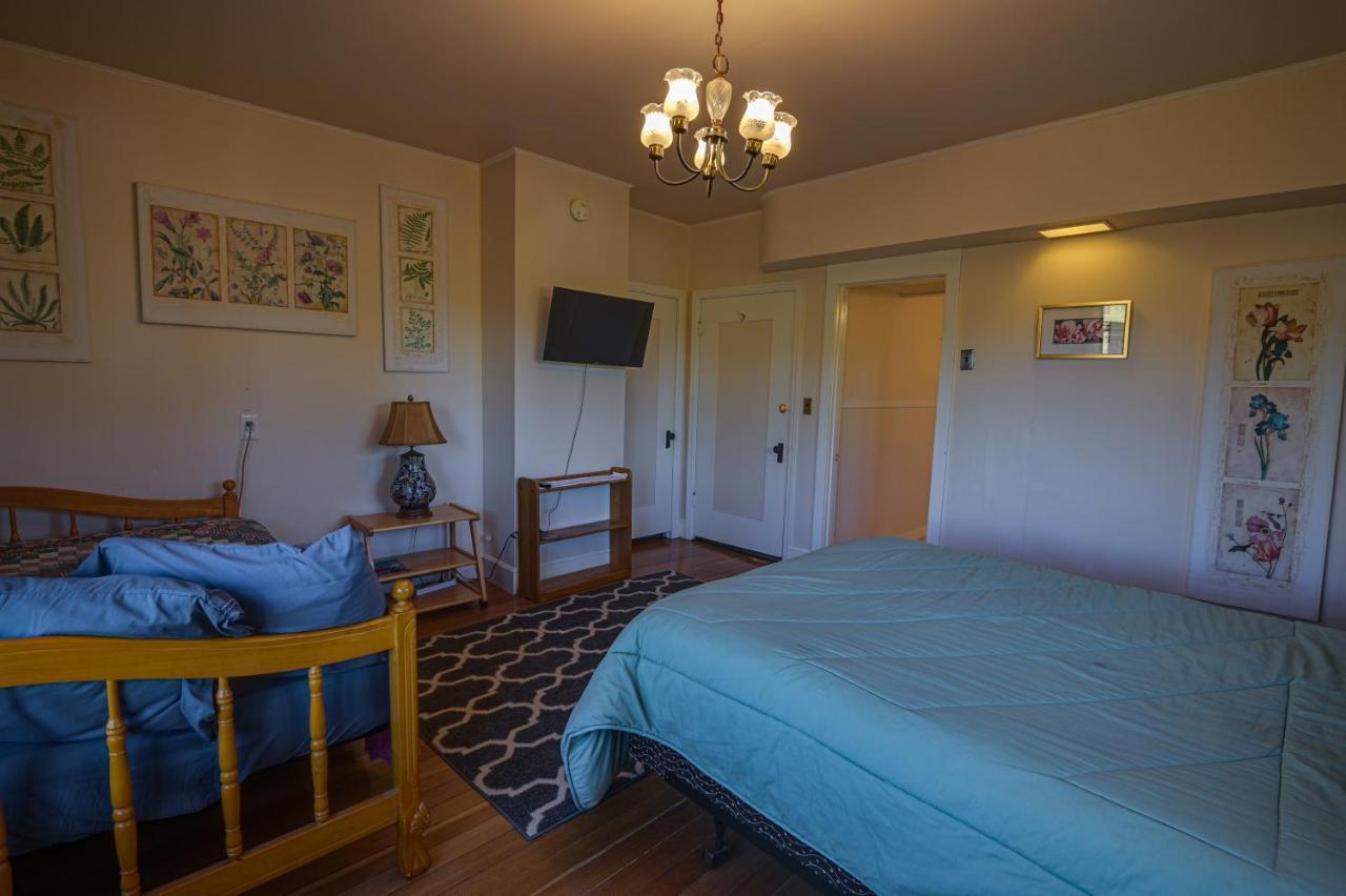 The Captains Quarters Fort Bragg Bagian luar foto