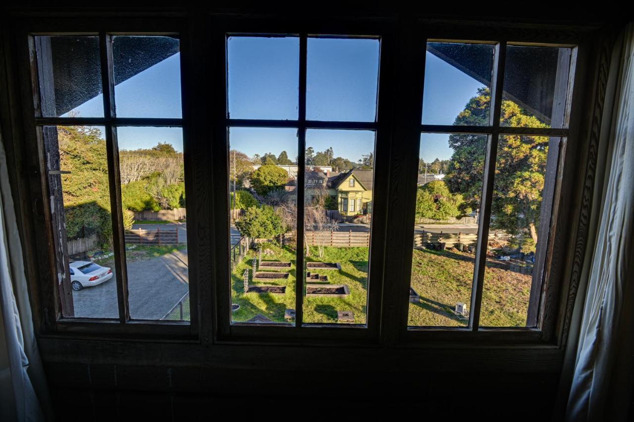 The Captains Quarters Fort Bragg Bagian luar foto