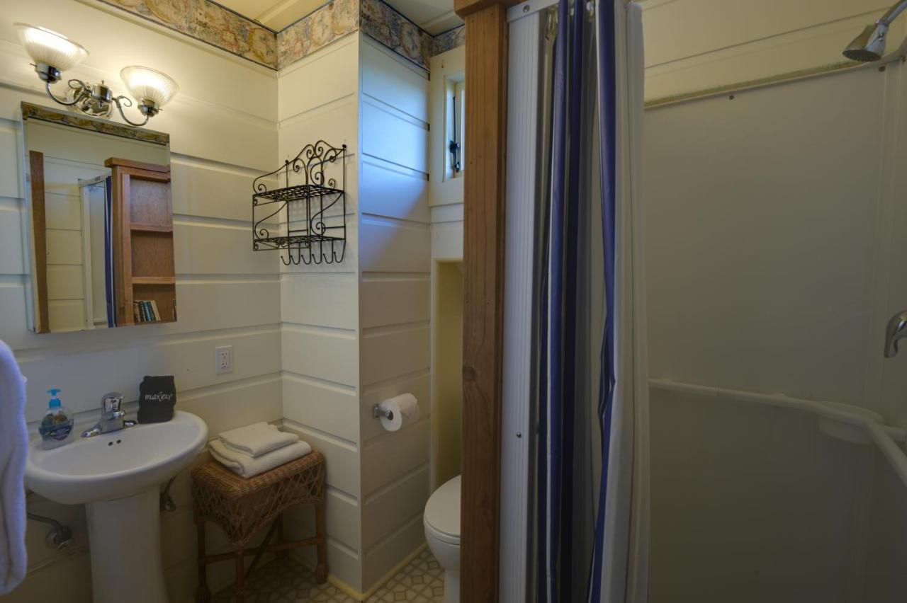 The Captains Quarters Fort Bragg Bagian luar foto