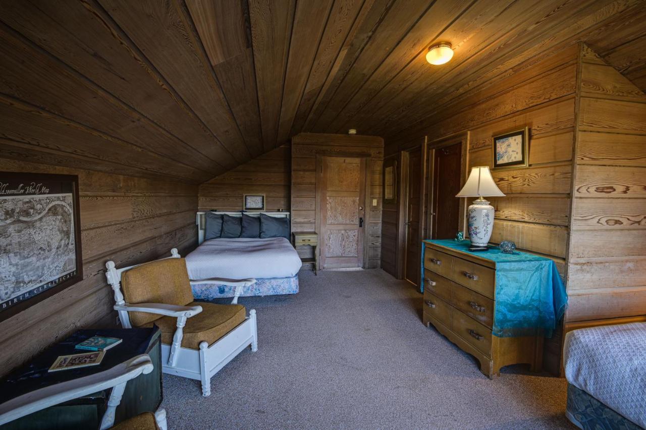 The Captains Quarters Fort Bragg Bagian luar foto