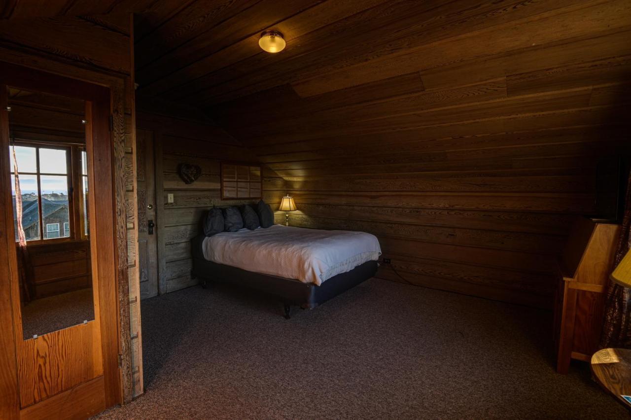 The Captains Quarters Fort Bragg Bagian luar foto